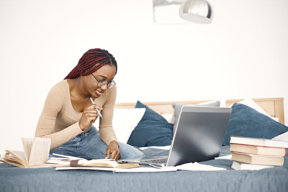 Professional Essay Writing Help: Achieve Your Academic Goals with Ease